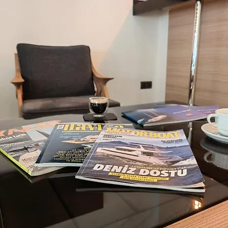 Alesta Seaside מלון