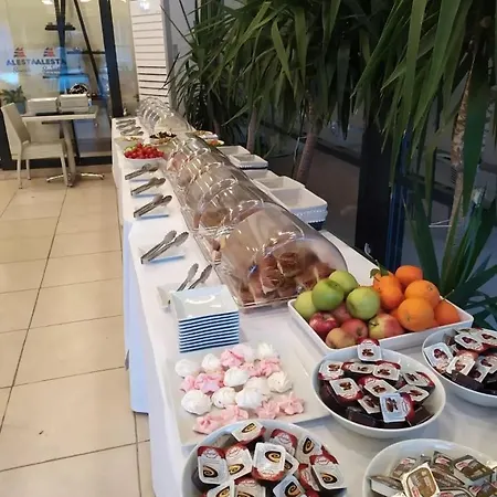 Alesta Seaside מלון