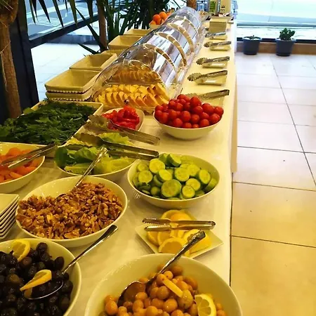 מלון Alesta Seaside