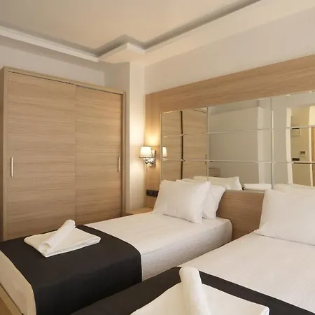 فندق Alesta Seaside