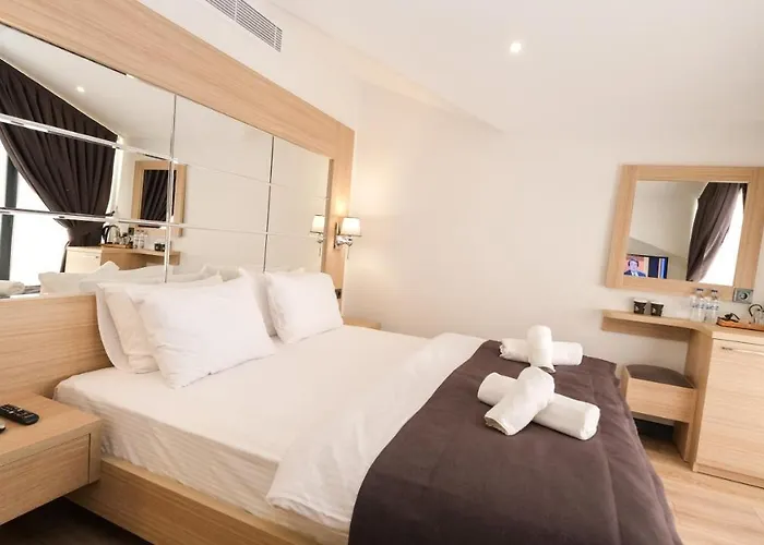 Otel Alesta Seaside *