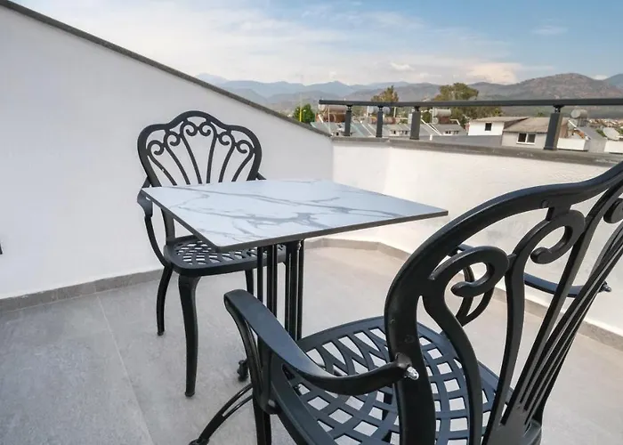 Alesta Seaside Otel *